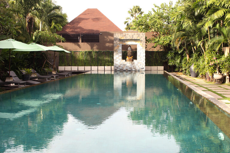 CATWALKS AND PARADISE | CICADA LUXURY TOWNHOUSES BALI