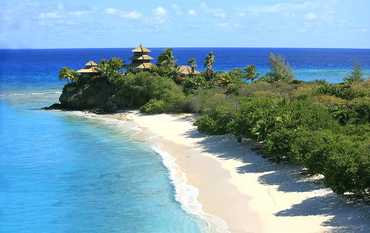 CATWALKS AND PARADISE - The Best Private Islands for Rent: A Guide to Exclusivity and Privacy